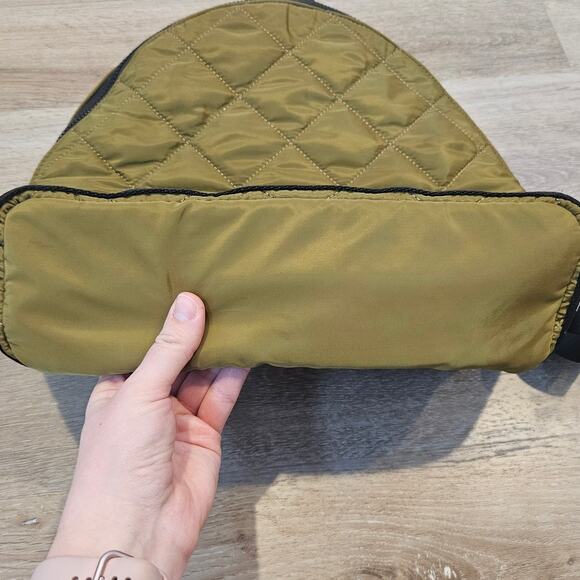 Pajar Canada Olive Green Quilted Backpack Casual Travel Minimalist Basic Outdoor - Picture 5 of 8